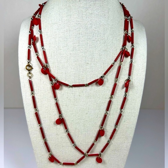 Vintage Opera Length Necklace Red Glass Bugle Beads Lucite Dangles MCM Mod Retro - Picture 3 of 8